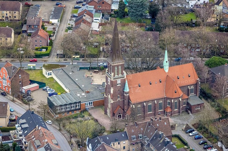 Aerial view, St. Antonius Church, catholic kindergarten St. Antonius, Schillerschule, Comeniusschule Zweigstelle, Klosterhardt, Oberhausen, Ruhr area, North Rhine-Westphalia, Germany, place of worship, education, educational institution, DE, Europe, religious community, place of worship, Hasenstraße, holy place, kindergarten, day care centre, day care centre, church, parish, day care centre, denomination, educational institute, aerial view, aerial photography, aerial photography, religion, religious site, school, overview, bird's-eye view, overview