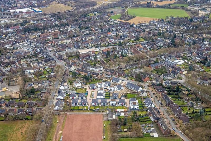 Aerial view, housing estate Schwarze-Heide-Weg, Biefangstraße, Buschhausen, Oberhausen, Ruhr area, North Rhine-Westphalia, Germany, DE, single-family houses, Europe, property tax, real estate, aerial view, aerial photography, aerial photography, overview, bird's-eye view, housing estate, living and living, residential area, residential houses, quality of living, residential neighbourhood, housing estate, birds-eyes view, overview