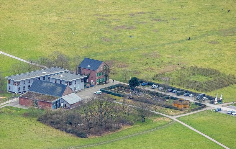 Aerial photo, North Rhine-Westphalia State Office of Nature Conservation Organisations, Haus Ripshorst, RevierRad Station Haus Ripshorst, Biological Station Westliches Ruhr Area e. V., RVR-Besucherzentrum Emscher Landschaftspark Haus Ripshorst, Borbeck, Oberhausen, Ruhr area, North Rhine-Westphalia, Germany, DE, Europe, Ripshorst wooded garden, estate, canal, landscape conservation area, aerial photograph, aerial photography, aerial photography, Rhine-Herne Canal, Ripshorster Straße, overview, bird's-eye view, birds-eyes view, historical sight, overview