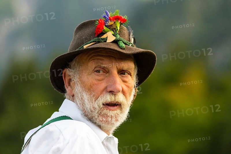 Cattle drive, herdsman, portrait, felt hat, traditional traditional costume, Oberstdorf, Oberallgäu, Allgäu Alps, Bavaria, Germany