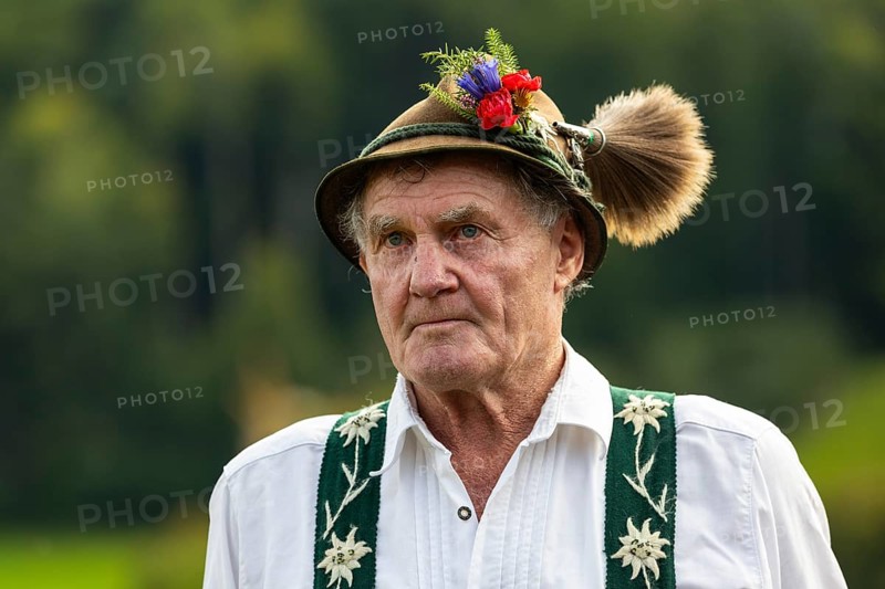 Cattle drive, herdsman, portrait, felt hat, chamois beard, traditional traditional costume, Oberstdorf, Oberallgäu, Allgäu Alps, Bavaria, Germany