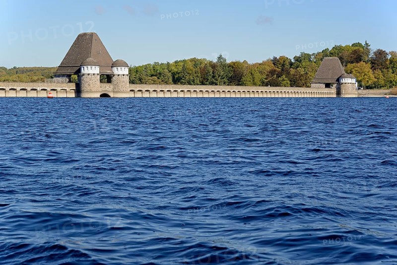 View of the Möhne dam, blue sky, Möhne dam, North Rhine-Westphalia, Germany