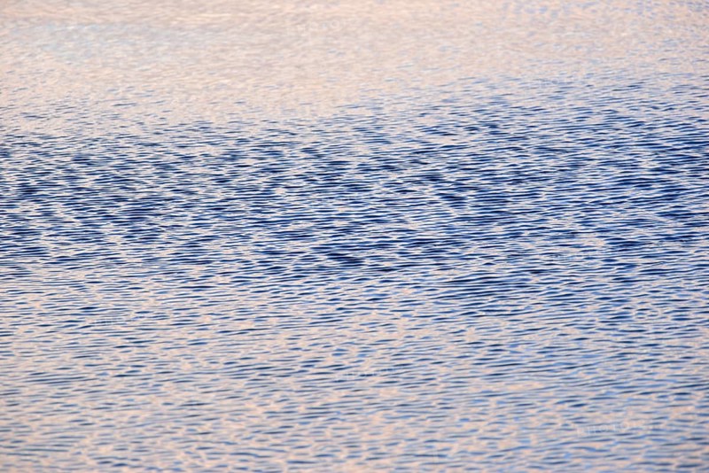 Light reflections on the wavy water surface, Lake Möhne, Möhne Dam, North Rhine-Westphalia, Germany