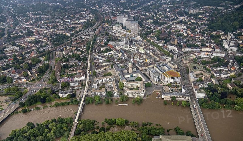 Aerial photo, Ruhr flood, flooding, Ruhrbania with flooding in the old town I, Mülheim an der Ruhr, Ruhr area, North Rhine-Westphalia, Germany, DE, Europe, birds-eyes view, aerial photo, aerial photography, aerial photography, overview, overview, bird's eye view, floods, floods of the century