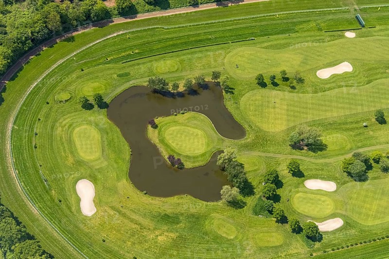 Aerial view, Raffelberg racecourse with golf course inside, Speldorf - Northwest, Mülheim an der Ruhr, Ruhr area, North Rhine-Westphalia, Germany, Akazienallee, DE, Europe, golf, golf course, golf club, Raffelberg golf club, golf course, golf meadow, aerial view, aerial photography, aerial photography, equestrian sports, racecourse, Ruhrorter Straße, sport, overview, bird's-eye view, overview