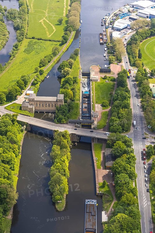 Aerial photo, Raffelberg lock, Raffelberg hydroelectric power station, Raffelberg bridge, lock island, shipping canal, Speldorf, Mülheim an der Ruhr, Ruhr area, North Rhine-Westphalia, Germany, DE, Europe, canal, power station, aerial photo, aerial photography, aerial photography, lock, overview, bird's-eye view, overview