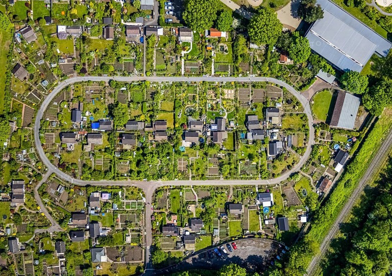 Aerial view, allotment garden site KGV Stollenhof, Saarner Straße, Speldorf, Mülheim an der Ruhr, Ruhr area, North Rhine-Westphalia, Germany, DE, Europe, shapes and colours, community garden, KGV, allotment garden, allotment garden site, allotment garden association, aerial view, aerial photography, aerial photography, allotment garden, overview, bird's-eye view, overview