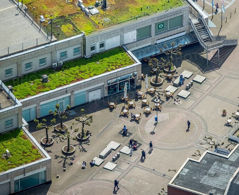 Aerial view, Forum City Mülheim Kurt-Schumacher-Platz, shopping street with outdoor catering, Altstadt I, Mülheim an der Ruhr, Ruhr area, North Rhine-Westphalia, Germany, distance rule, corona measures, corona virus, Covid-19, DE, shopping centre, shopping mall, shopping mile, shopping square, shopping centre, Europe, pedestrian zone, hygiene measures, aerial view, aerial photography, aerial photography, shopping, shopping centre, overview, virus, bird's eye view, birds-eyes view, overview
