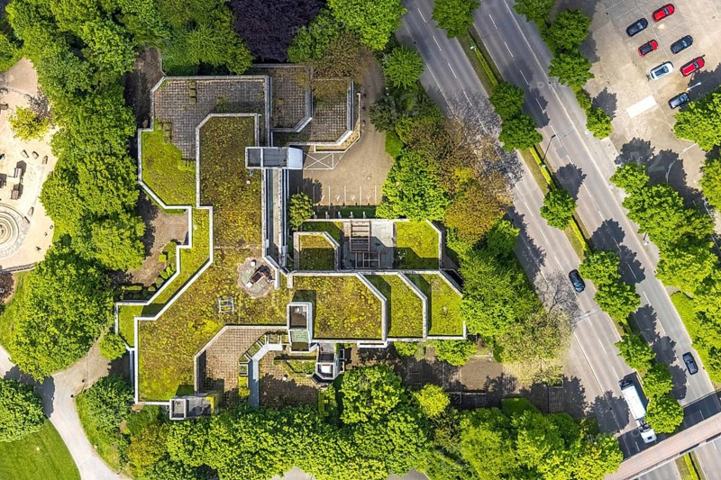 Aerial view, Heinrich-Thöne-Volkshochschule, Broich - Ost, Mülheim an der Ruhr, Ruhr area, North Rhine-Westphalia, Germany, education, educational institution, DE, Europe, shapes and colours, educational institute, aerial view, aerial photography, aerial photography, school, overview, bird's-eye view, adult education centre, birds-eyes view, overview