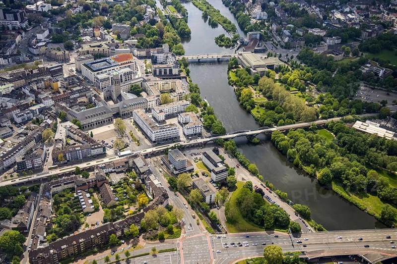 Aerial view, city hall, Ruhr promenade, city viaduct and Ruhr bridge on the river Ruhr, Altstadt I, Mülheim an der Ruhr, Ruhr area, North Rhine-Westphalia, Germany, authority, bridge, DE, Europe, Forum City Mülheim, aerial view, aerial photography, aerial photography, tower, overview, bird's-eye view, historic city hall, overview