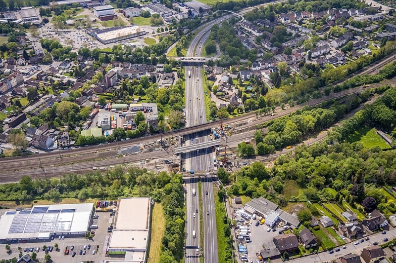 Aerial view, construction site after bridge fire motorway 40, renovation of railway bridges, Styrum, Mülheim an der Ruhr, Ruhr area, North Rhine-Westphalia, Germany, motorway A40, construction work, construction area, construction site, construction crane, construction measure, construction site, bridge, DE, railway bridge, renovation, Europe, aerial view, aerial photography, aerial photography, renovation, closure, tanker accident, overview, bird's eye view, bird's eye view, overview