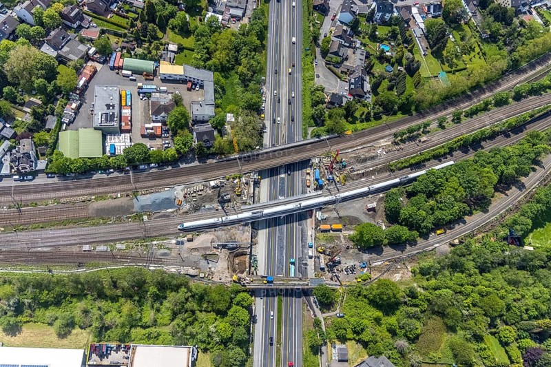 Aerial view, construction site after bridge fire motorway 40, renovation of railway bridges, Styrum, Mülheim an der Ruhr, Ruhr area, North Rhine-Westphalia, Germany, motorway A40, construction work, construction area, construction site, construction crane, construction measure, construction site, bridge, DE, railway bridge, renovation, Europe, aerial view, aerial photography, aerial photography, renovation, closure, tanker accident, overview, bird's eye view, bird's eye view, overview