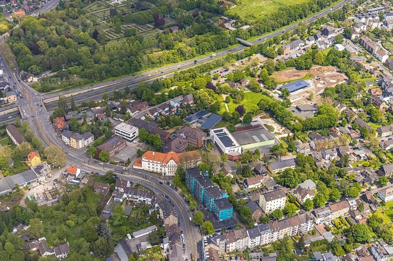 Aerial view, Willy-Brandt-Schule, Städt. Grundschule an der Augustastraße, sports hall Von-der-Tann-Straße, construction site at Styrum sports park, school and district library Styrum, Styrum, Mülheim an der Ruhr, Ruhr area, North Rhine-Westphalia, Germany, education, educational institution, DE, Europe, educational institute, aerial view, aerial photography, aerial photography, school, sports, overview, bird's-eye view, bird's-eye view, overview
