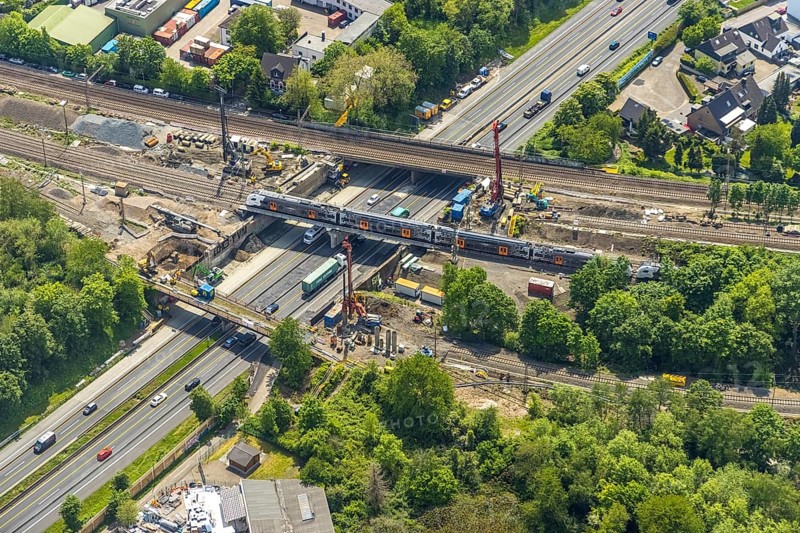 Aerial view, construction site after bridge fire motorway 40, renovation of railway bridges, Styrum, Mülheim an der Ruhr, Ruhr area, North Rhine-Westphalia, Germany, motorway A40, construction work, construction area, construction site, construction crane, construction measure, construction site, bridge, DE, railway bridge, renovation, Europe, aerial view, aerial photography, aerial photography, renovation, closure, tanker accident, overview, bird's eye view, bird's eye view, overview