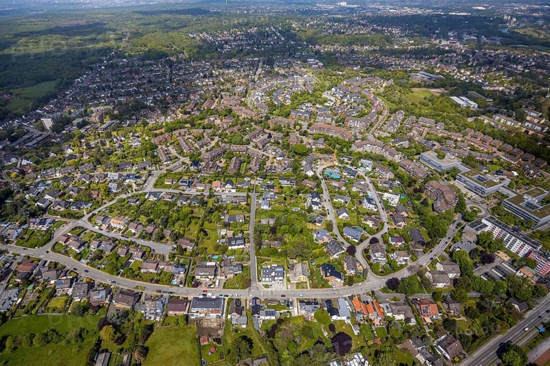 Aerial view, Saarner Kuppe Luxemburger Allee, Saarn, Mülheim an der Ruhr, Ruhr area, North Rhine-Westphalia, Germany, DE, Europe, property tax, real estate, aerial view, aerial photography, aerial photography, overview, bird's-eye view, housing estate, housing and living, residential area, residential buildings, housing quality, residential neighbourhood, housing estate, birds-eyes view, overview