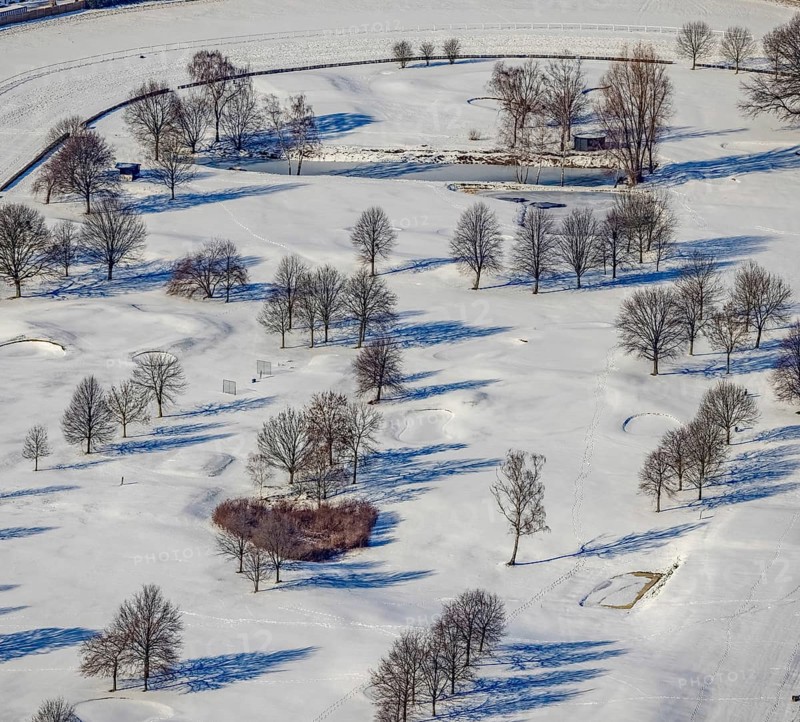 Aerial view, heart-shaped bushes in a winter landscape in the golf course of Raffelberg racecourse, Speldorf, Mülheim an der Ruhr, Ruhr area, North Rhine-Westphalia, Germany, DE, Europe, shapes and colours, heart shape, aerial view, aerial photography, aerial photography, snow, overview, bird's eye view, winter, birds-eyes view, overview
