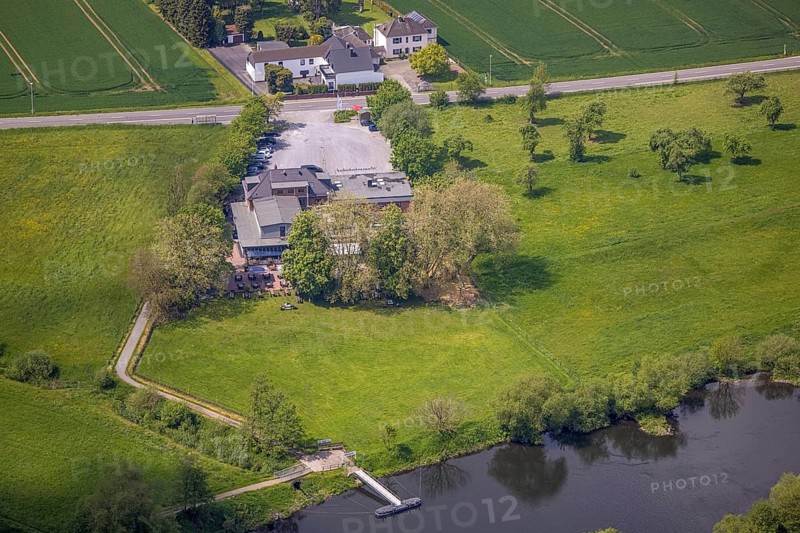 Aerial view, Franky's Wasserbahnhof Mintard, at the river Ruhr, Saarn, Mülheim an der Ruhr, Ruhr area, North Rhine-Westphalia, Germany, outdoor catering, DE, Europe, gastronomy, aerial view, aerial photography, aerial photography, Mintard water station, restaurant, overview, bird's-eye view, overview