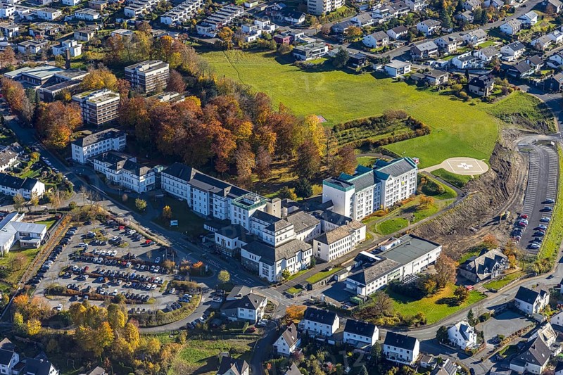 Aerial view, construction area at St. Walburga-Krankenhaus Meschede in Meschede-Stadt in Meschede, Sauerland, North Rhine-Westphalia, Germany, construction work, construction area, building site, building plots, construction project, construction site, DE, Europe, healthcare, hospital, helipad, clinic, clinic centre, hospital, aerial photograph, aerial photography, aerial photography, medical facility, medical aid, Meschede, overview, bird's eye view, birds-eyes view, overview, medical care