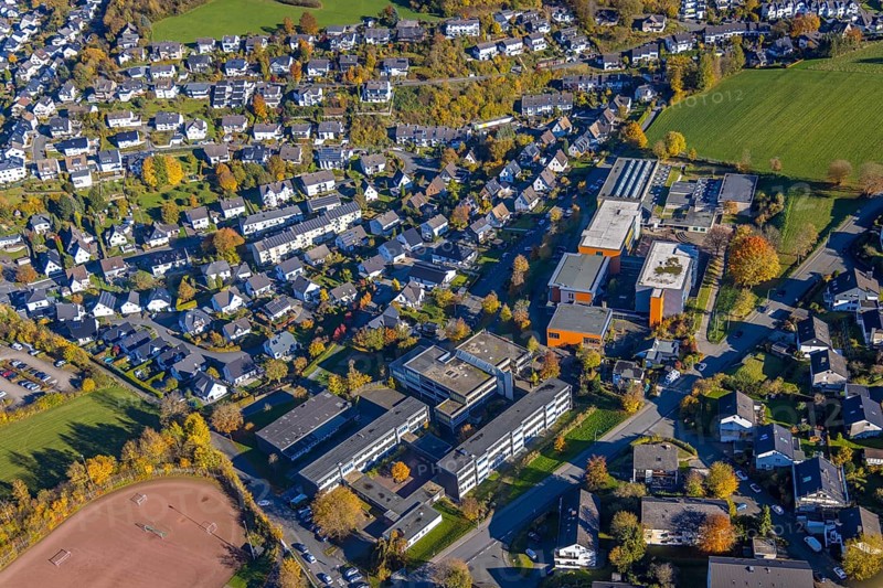 Aerial view, secondary school and grammar school in Meschede-Stadt in Meschede, Sauerland, North Rhine-Westphalia, Germany, education, educational institution, DE, Europe, property tax, grammar school, real estate, educational institute, aerial photograph, aerial photography, aerial photography, Meschede, secondary school, Schederweg, school, overview, bird's eye view, residential area, residential area, residential buildings, residential quality, residential neighbourhood, housing estate, birds-eyes view, overview