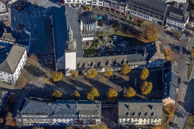 Aerial view, St. Walburga Church and Youth Centre at Stiftsplatz in Meschede-Stadt in Meschede, Sauerland, North Rhine-Westphalia, Germany, place of worship, DE, Europe, religious community, place of worship, holy place, church, parish, denomination, aerial view, aerial photography, aerial photography, Meschede, religion, religious site, overview, bird's-eye view, overview