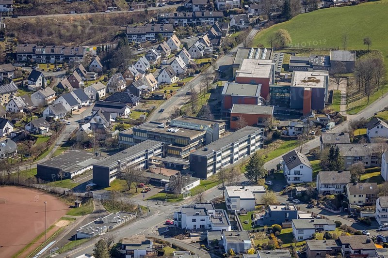 Aerial view, St. Walburga Hauptschule und Realschule und Gymnasium der Stadt Meschede, Meschede-Stadt, Meschede, Sauerland, North Rhine-Westphalia, Germany, education, educational institution, DE, Europe, educational institute, aerial view, aerial photography, aerial photography, Schederweg, school, overview, bird's-eye view, overview