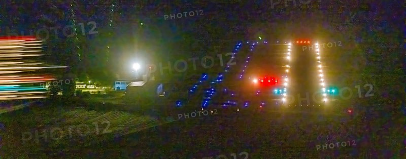 Aerial photo, Marl Loemühle airfield, night approach to the runway with PAPI, runway lighting, commercial airfield, Speckhorn, Recklinghausen, Ruhr area, North Rhine-Westphalia, Germany, DE, twilight photography, Europe, flight emission, aircraft noise, airfield, shapes and colours, light pollution, aerial photography, aerial photography, night, night photography, night flight, overview, bird's-eye view, illuminated roads, birds-eyes view, nightflight, overview