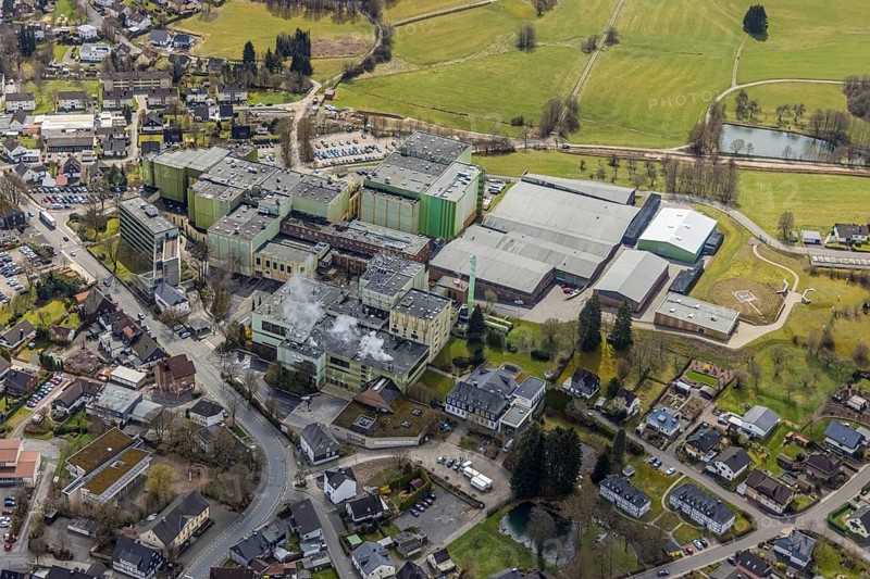 Aerial photo, Krombacher Brauerei Bernhard Schadeberg GmbH, Krombach, Kreuztal, Sauerland, North Rhine-Westphalia, Germany, brewery, DE, Europe, commercial enterprises, commercial area, commercial location, commercial use, industrial area, industrial location, Siegen-Wittgenstein district, aerial photograph, aerial photography, aerial photography, overview, bird's-eye view, bird's-eye view, overview