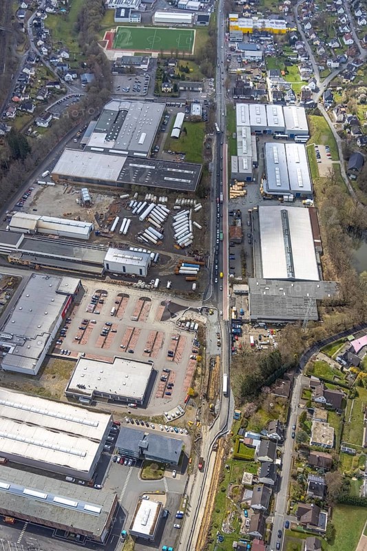 Aerial view, industrial area industrial park Ferndorftal, car park REWE am besten PETZ, Kredenbach, Kreuztal, Sauerland, North Rhine-Westphalia, Germany, DE, Europe, commercial enterprises, commercial area, commercial park, commercial location, commercial use, industrial area, industrial location, Siegen-Wittgenstein district, aerial view, aerial photography, aerial photography, car parks, overview, bird's-eye view, overview