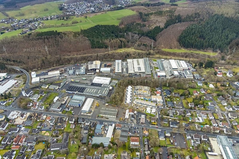 Aerial view, construction site and new building residential area Lebenswert-Deichwald am Johannes-Rau-Weg, Buschhütten, Kreuztal, Sauerland, North Rhine-Westphalia, Germany, construction work, construction area, building site, building plots, construction project, construction site, DE, Europe, property tax, real estate, Siegen-Wittgenstein district, aerial view, aerial photography, aerial photography, new building, overview, bird's-eye view, housing estate, housing and living, residential area, residential buildings, residential quality, residential neighbourhood, housing estate, birds-eyes view, overview