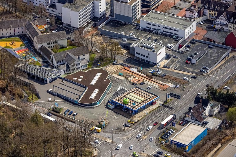 Aerial view, BEST CARWASH Hoffmann GmbH and shopping centre at the market place Kreuztal, Kreuztal, Sauerland, North Rhine-Westphalia, Germany, City, DE, shopping centre, Europe, city centre, district Siegen-Wittgenstein, aerial view, aerial photography, aerial photography, market place, local supply centre, shopping centre, city administration, city centre, overview, bird's-eye view, overview