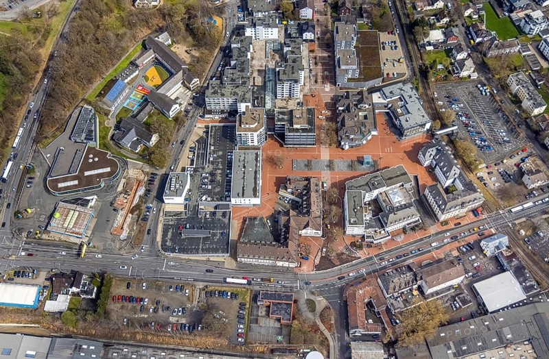 Aerial view, market place Kreuztal with town hall and shopping centre, primary school at Dreslers Park, Kreuztal, Sauerland, North Rhine-Westphalia, Germany, authority, education, educational institution, city, DE, shopping centre, Europe, primary school, city centre, district Siegen-Wittgenstein, educational institute, aerial view, aerial photography, market place, local supply centre, town hall, school, shopping centre, municipal library Kreuztal, city administration, city centre, overview, bird's eye view, bird's eye view, overview