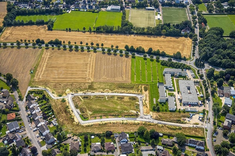 Aerial view, Peter and Paul retirement centre and construction site of a climate protection settlement in the new development area south of Methler village on Kiebitzweg in the Methler district, Kamen, Ruhr area, North Rhine-Westphalia, Germany, retirement home, old people's home, construction work, construction area, construction site, building plots, construction, construction project, construction site, care and nursing, DE, Europe, aerial view, aerial photography, aerial photography, new construction, care facility, retirement home, retirement home, retirement home, retirement centre, overview, bird's eye view, housing estate, birds-eyes view, overview