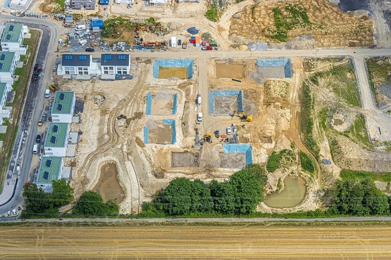 Aerial view, construction site and new building, Emscherquelle residential park, former Emscher barracks, Hohenleuchte, Holzwickede, Ruhr area, North Rhine-Westphalia, Germany, construction work, construction area, building site, building plots, construction project, construction site, DE, Emscher barracks, renewal, development, Europe, capacity requirements, aerial view, aerial photography, aerial photography, new building, Schäferkampstraße, Sölder Straße, overview, bird's-eye view, bird's-eye view, overview