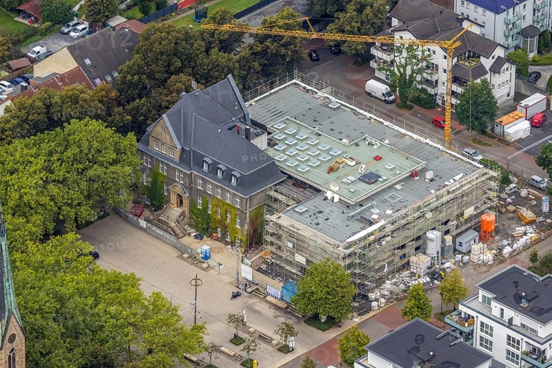 Aerial view, town hall Holzwickede with construction site and extension of the city administration in the district Freiberg in Holzwickede, Ruhr area, North Rhine-Westphalia, Germany, Am Markt, extension, construction work, construction area, building site, building plots, construction project, construction site, DE, extension, Europe, Holzwickede, aerial view, aerial photography, aerial photography, new building, overview, bird's eye view, bird's eye view, overview