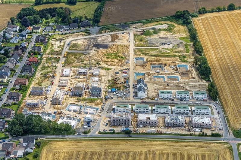 Aerial view, construction site and new building, Emscherquelle residential park, former Emscher barracks, Hohenleuchte, Holzwickede, Ruhr area, North Rhine-Westphalia, Germany, construction work, construction area, building site, building plots, construction project, construction site, DE, Emscher barracks, renewal, development, Europe, capacity requirements, aerial view, aerial photography, aerial photography, new building, Schäferkampstraße, Sölder Straße, overview, bird's-eye view, bird's-eye view, overview