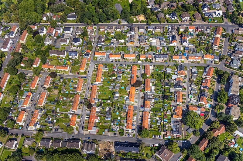 Aerial view, miners' settlement between Pröbstingstraße and Bergstraße with red roofs in the district Heeren-Werve, Kamen, Ruhr area, North Rhine-Westphalia, Germany, workers' houses, workers' settlement, miners' settlement, mining settlement, DE, Europe, aerial view, aerial photography, aerial photography, overview, bird's-eye view, overview, red roofs