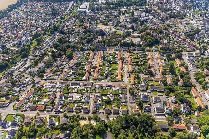Aerial view, miners' settlement between Pröbstingstraße and Bergstraße with red roofs in the district Heeren-Werve, Kamen, Ruhr area, North Rhine-Westphalia, Germany, workers' houses, workers' settlement, miners' settlement, mining settlement, DE, Europe, aerial view, aerial photography, aerial photography, overview, bird's-eye view, overview, red roofs
