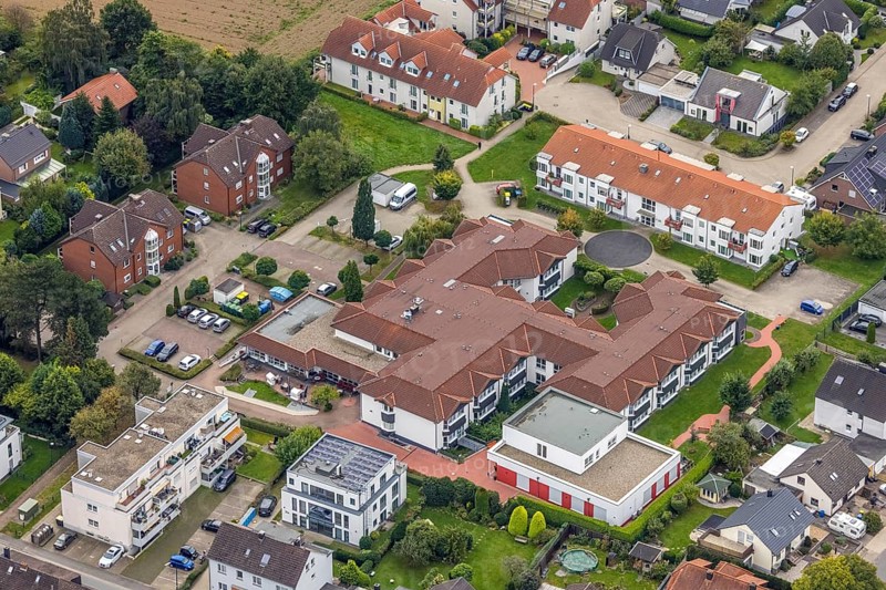 Aerial view, nursing home Perthes-Haus in the district Hohenleuchte in Holzwickede, Ruhr area, North Rhine-Westphalia, Germany, retirement home, care and nursing, DE, Europe, Evangelische Perthes-Stiftung, Holzwickede, aerial view, aerial photography, aerial photography, care facility, retirement home, retirement centre, overview, bird's eye view, birds-eyes view, overview