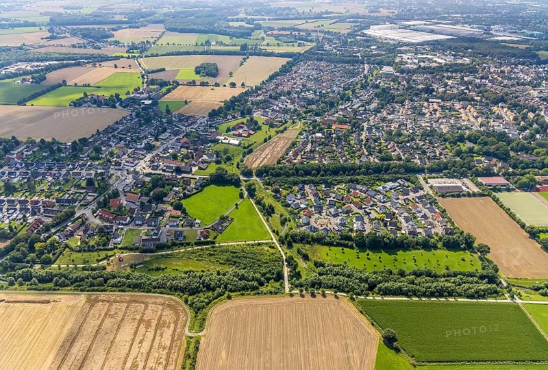 Aerial view, local view with miners' housing estate in Heeren-Werve district, Kamen, Ruhr area, North Rhine-Westphalia, Germany, workers' housing estate, miners' housing estate, mining housing estate, DE, Europe, aerial view, aerial photography, aerial photography, overview, bird's eye view, housing estate, birds-eyes view, overview, social housing