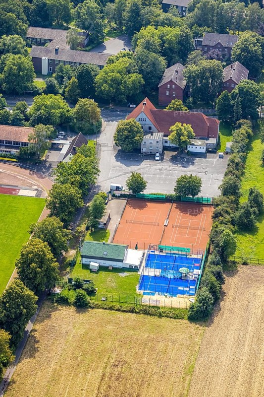 Aerial view, Padel Arena and tennis courts in the district Heeren-Werve, Kamen, Ruhr area, North Rhine-Westphalia, Germany, DE, Europe, aerial view, aerial photography, aerial photography, padel tennis court, tennis, tennis facility, tennis courts, trend sport, overview, bird's-eye view, overview