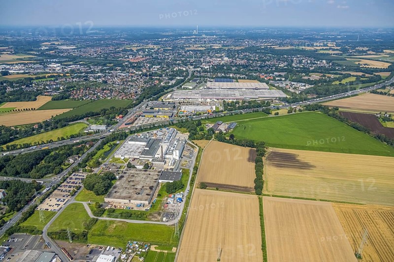 Aerial view, industrial area Unna / Kamen with 3M Deutschland GmbH and logistics park P3 Kamen in the background, Kamen, Ruhr area, North Rhine-Westphalia, Germany, DE, Europe, commercial enterprises, commercial area, commercial park, commercial location, commercial use, freight traffic, industrial area, industrial building, industrial location, logistics, logistics service, logistics service provider, logistics provider, logistics centre, aerial view, aerial photography, aerial photography, overview, bird's eye view, birds-eyes view, overview