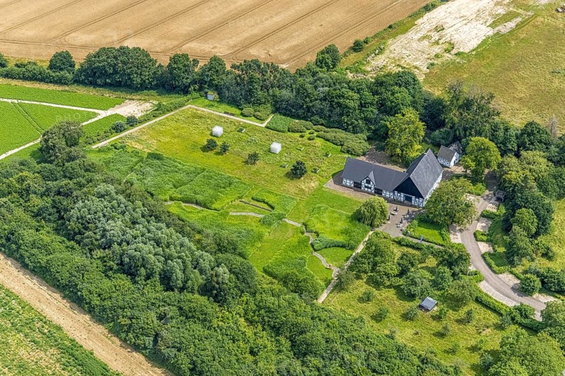 Aerial view, Emscherquellhof with source of the Emscher, Hohenleuchte, Holzwickede, Ruhr area, North Rhine-Westphalia, Germany, DE, EmscherQuelle, Europe, half-timbered houses, farmstead, aerial view, aerial photography, aerial photography, overview, bird's-eye view, former Lünschermannshof, overview