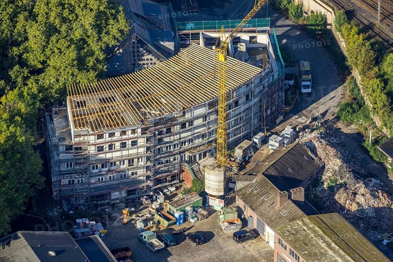 Aerial view, former Heitkamp villa, construction site and new building for flats at Heitkampsfeld in the Wanne-Süd district of Herne, Ruhr area, North Rhine-Westphalia, Germany, construction work, construction area, construction site, building plots, construction crane, construction project, construction site, DE, Europe, property tax, Heitkampsfeld, Herne, real estate, aerial view, aerial photography, aerial photography, new building, overview, bird's eye view, living and life, residential buildings, birds-eyes view, overview