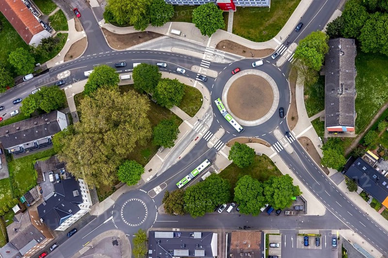 Aerial view, new roundabout Dorneburger Straße, Bielefelder Straße, Königstraße, Schule an der Dorneburg, Wanne-Süd, Herne, Ruhr area, North Rhine-Westphalia, Germany, education, educational institution, DE, Dorneburger Straße, Europe, Holsterhauser Straße, roundabout, roundabout, educational institute, aerial view, aerial photography, aerial photography, Rhine-Ruhr metropolitan region, school, overview, bird's-eye view, overview