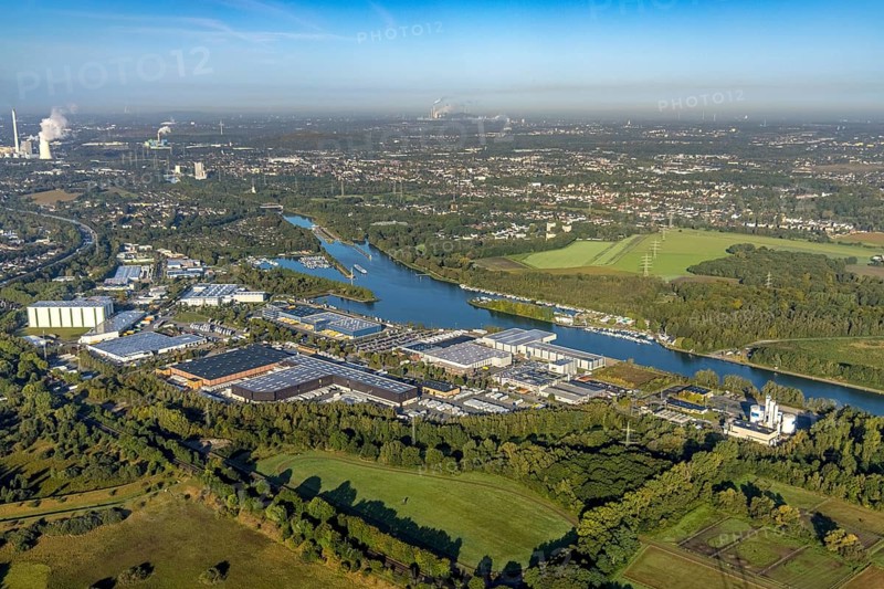 Aerial view, Friedrich der Große industrial estate on the Herne Sea and marina on the Rhine-Herne Canal in the Horsthausen district of Herne, Ruhr area, North Rhine-Westphalia, Germany, DE, Former Friedrich der Große Colliery Shaft 3, Europe, commercial enterprises, commercial area, industrial estate, industrial park, commercial location, commercial use, harbour, Herne, industrial area, industrial location, aerial view, aerial photography, aerial photography, overview, bird's-eye view, marina, birds-eyes view, overview
