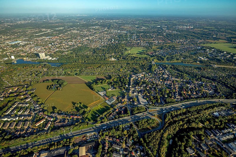 Aerial view, allotment garden association Horsthausen and allotment garden association Herne-Baukau with new meadow orchard Holper Heide at the Rhine-Herne canal in the district Horsthausen in Herne, Ruhr area, North Rhine-Westphalia, Germany, DE, Europe, community garden, Herne, KGV, allotment garden, allotment garden site, allotment garden association, allotment gardener association, landscape park orchard Holper Heide, aerial view, aerial photography, fruit tree park, allotment garden, overview, bird's-eye view, overview