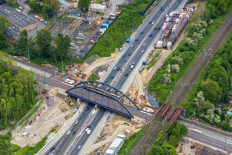 Aerial view, construction site for new railway bridge over the A43 motorway, 2nd bridge on the roadside, Baukau, Herne, Ruhr area, North Rhine-Westphalia, Germany, A43 motorway, railway tracks, construction work, construction area, construction site, construction project, construction site, bridge, DE, railway bridge, Europe, aerial view, aerial photography, aerial photography, new construction, overview, bird's-eye view, bird's-eye view, overview