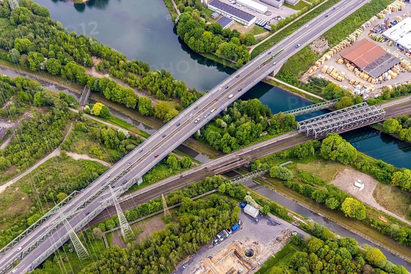 Aerial view, Emscher valley bridge, A43 motorway bridge in stress test, dilapidated transport infrastructure, Rhine-Herne Canal, Baukau, Herne, Ruhr area, North Rhine-Westphalia, Germany, motorway A43, motorway bridge, motorway closure, railway tracks, bridge, DE, railway bridge, Europe, aerial view, aerial photography, aerial photography, Recklinghausen, overview, bird's-eye view, birds-eyes view, overview