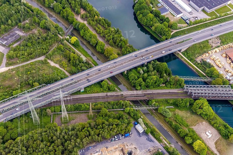 Aerial view, Emscher valley bridge, A43 motorway bridge in stress test, dilapidated transport infrastructure, Rhine-Herne Canal, Baukau, Herne, Ruhr area, North Rhine-Westphalia, Germany, motorway A43, motorway bridge, motorway closure, railway tracks, bridge, DE, railway bridge, Europe, aerial view, aerial photography, aerial photography, Recklinghausen, overview, bird's-eye view, birds-eyes view, overview