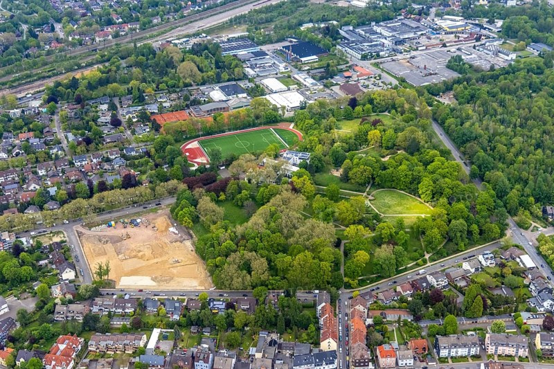 Aerial view, building site at Stadtgarten Herne, Herne-Mitte, Herne, Ruhr area, North Rhine-Westphalia, Germany, building site, building plots, brownfield, DE, Europe, football pitch, football stadium, aerial view, aerial photography, aerial photography, park, sports facilities, sports field, sports facility, overview, bird's-eye view, overview